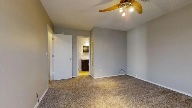 Building Photo - Available 8/1 - Charming Owasso Home in Quiet Cul-De-Sac