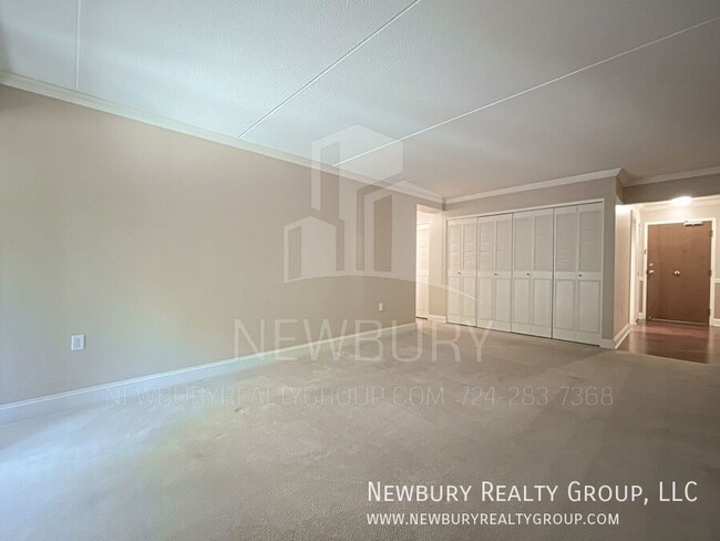 Building Photo - 530 N Main St