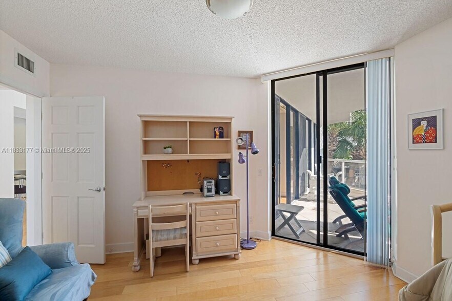Building Photo - 3610 Yacht Club Dr