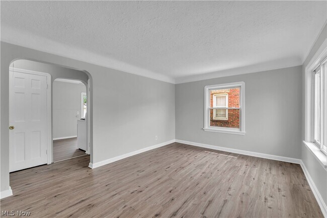 Building Photo - 4461 W 137th St
