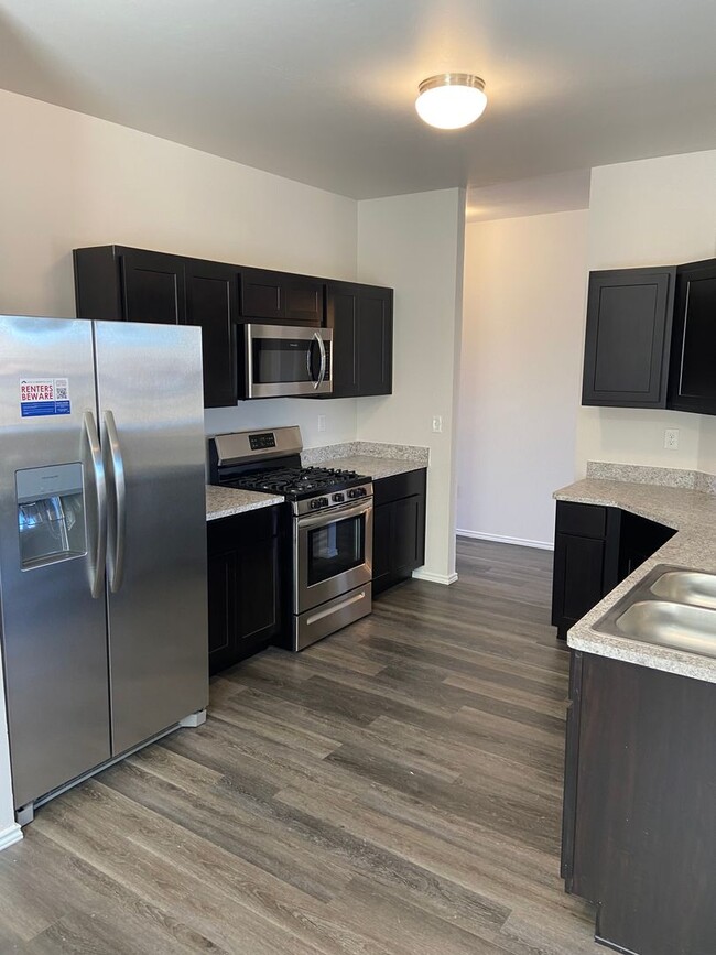 Building Photo - *Pre-leasing* Three Bedroom | Two Bath Hom...