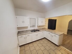 Building Photo - 2008 N Copia St