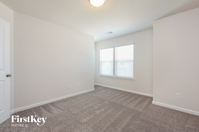 Building Photo - 613 Goldburn Wy
