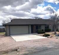Building Photo - Cute 3 Bedroom with RV/Boat Parking in Pre...