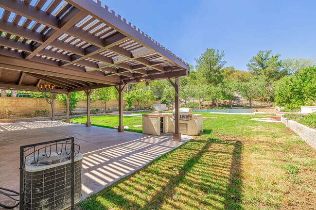 Building Photo - Executive 5-Bedroom Pool Home with Dual Master Suites in Stevenson Ranch