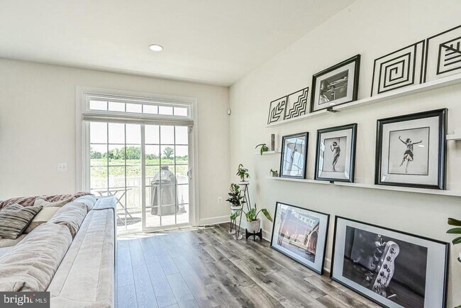 Building Photo - 13821 Litespeed Way
