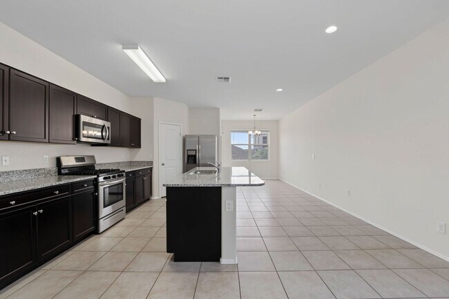 Building Photo - 30915 W Amelia Ave