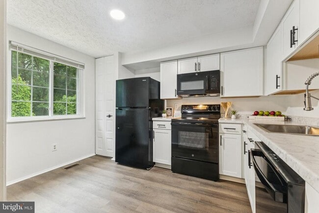 Building Photo - 5555 Caithness Ct