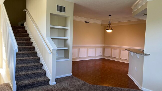 Building Photo - 2058 Alta Meadows Ln