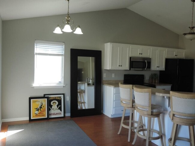 Building Photo - UPDATED KITCHEN! NEW PAINT! FENCED BACKYARD!