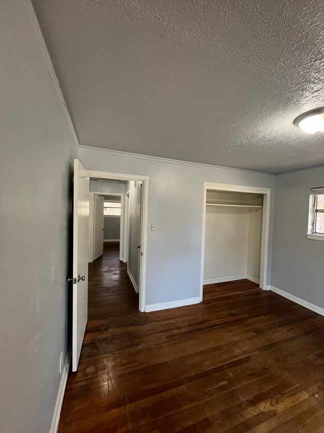 Building Photo - 18 Rosemont Dr