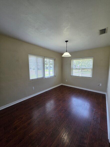 Building Photo - 1641 Meadowbrook Ave