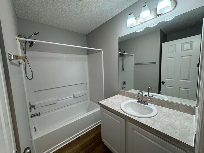 Building Photo - Beautiful Bluffton 3 Bedroom Home in The Willows-Pet Friendly