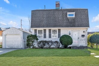 Building Photo - 8 9th St