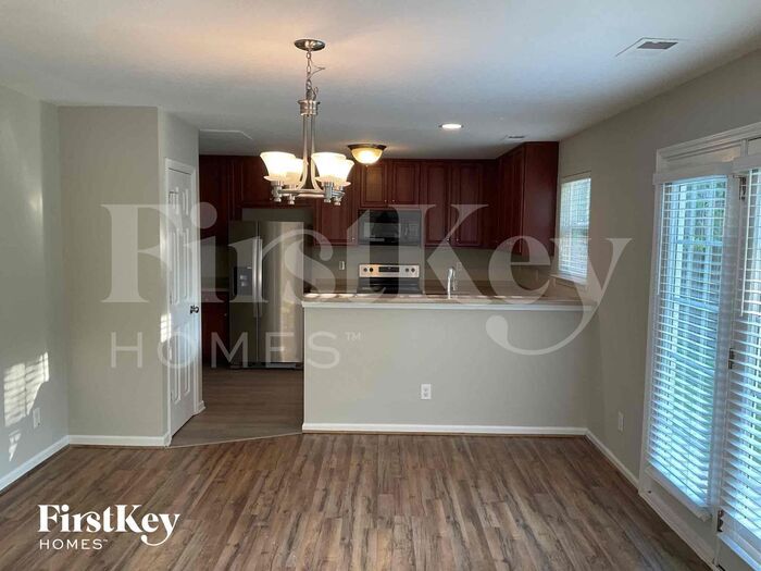 Building Photo - 127 Meadowvale Ln