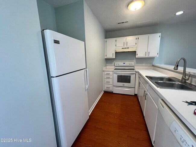 Building Photo - 1731 S 41st St
