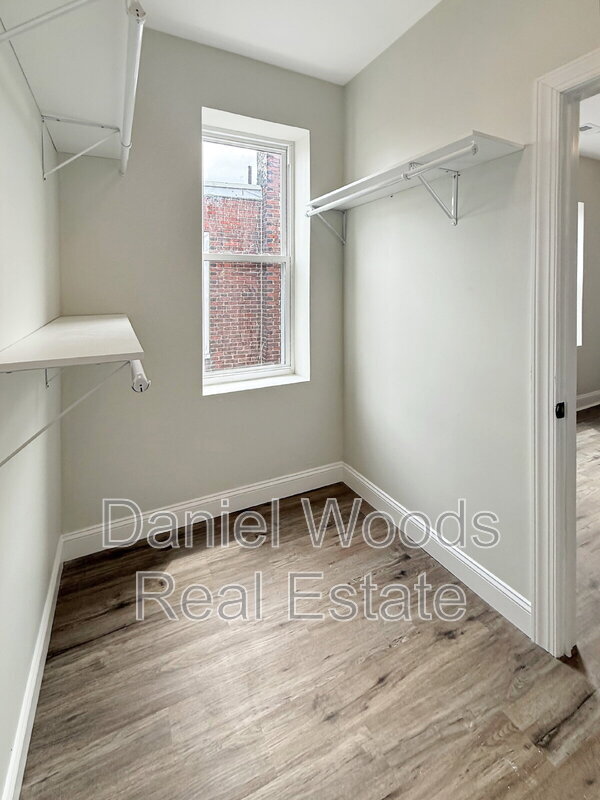 Building Photo - 4813 Chestnut St