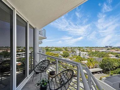Building Photo - 1551 N Flagler Dr