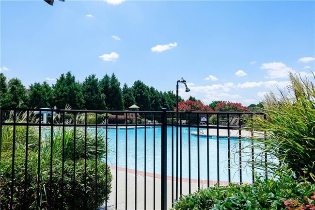 Building Photo - 1939 Durwood Ln