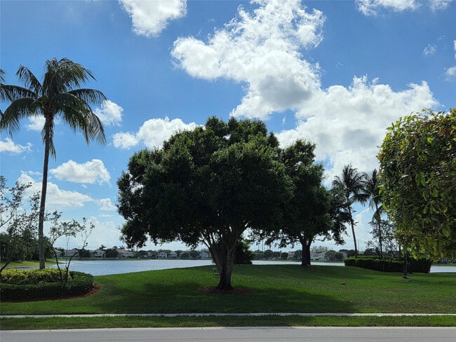 Building Photo - 383 Berenger Walk