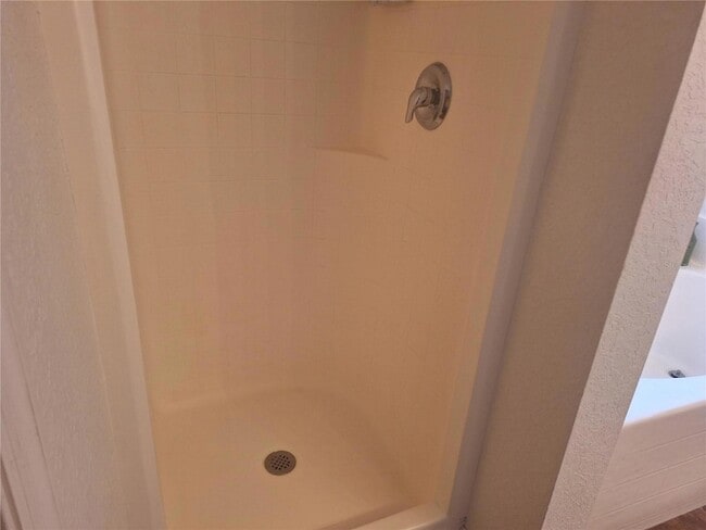 Building Photo - 622 Tamarin Ln