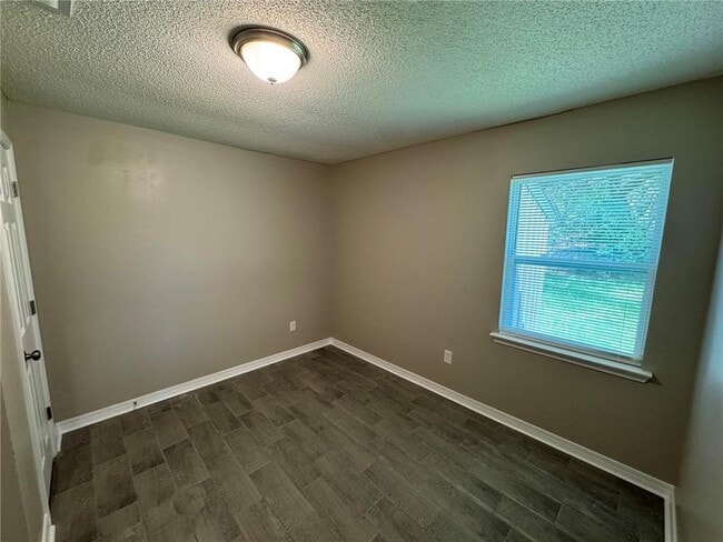 Building Photo - 2120 Baker Rd