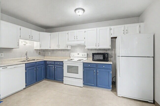 Building Photo - 8911 Field St
