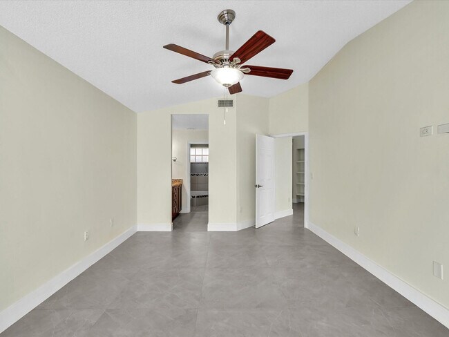 Building Photo - 13400 NW 5th Ct