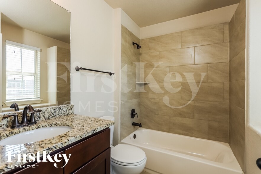 Building Photo - 4011 Anton Dr