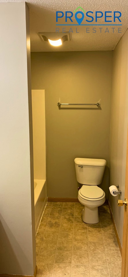 Building Photo - ON6120