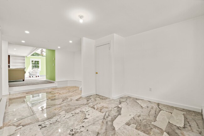 Building Photo - 3840 Black Rock Tpke