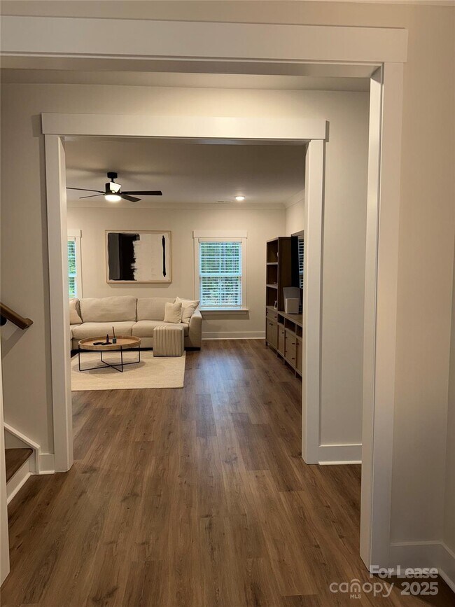 Building Photo - 302 Lester Davis Rd