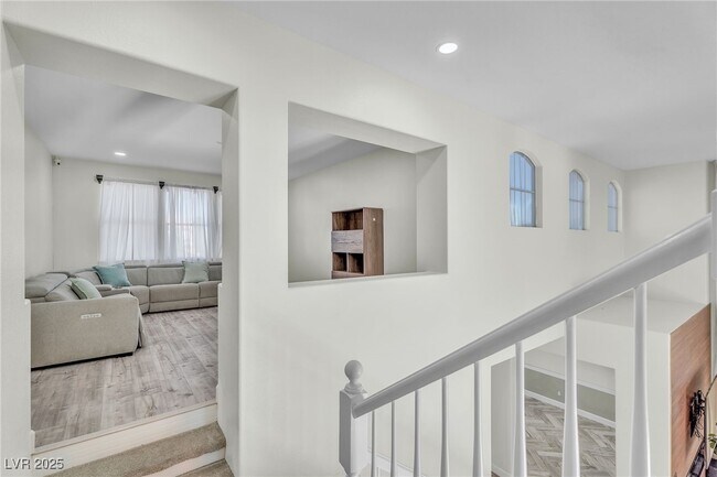 Building Photo - 9885 Shadycrest Ct