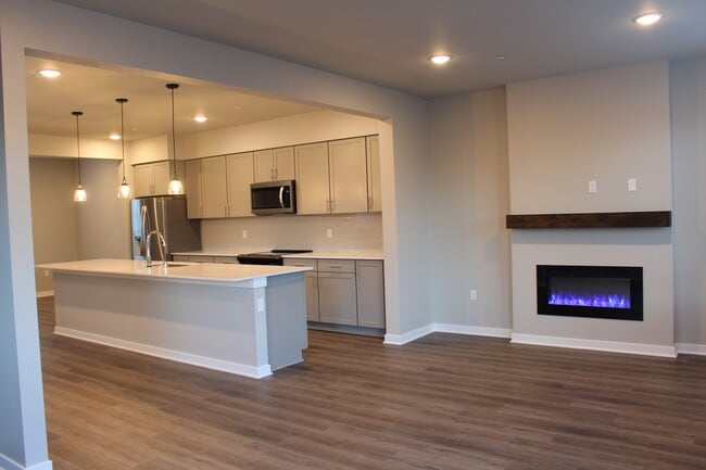 Building Photo - 10103 16th Pl SE