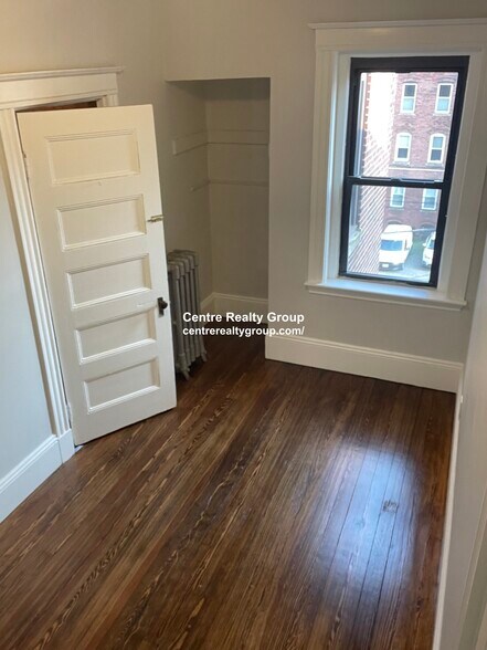 Building Photo - 1855 Beacon St