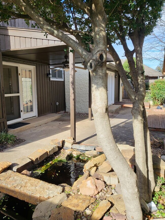 Building Photo - (2) Bed/(2) Bath w/ Storm Shelter Avail NOW!