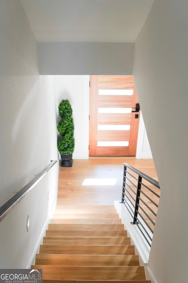 Building Photo - 68 Boulevard SE