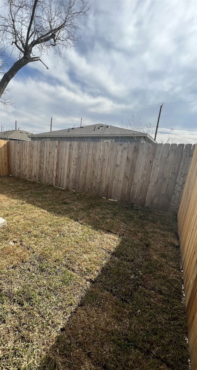 Building Photo - 9720 Pelsey St