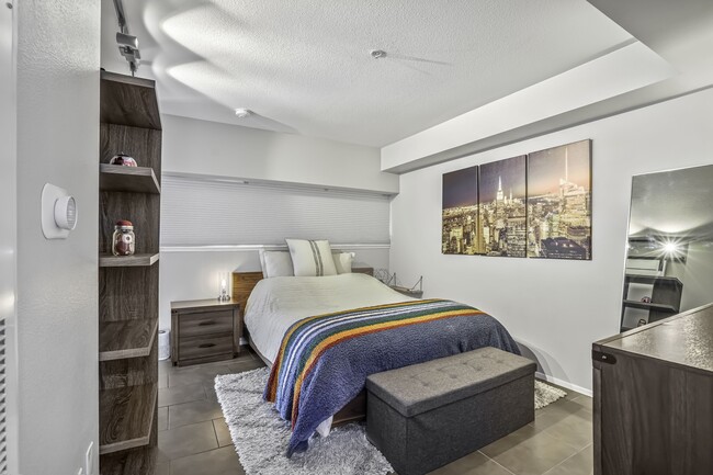 Building Photo - 7320 Hawthorn Ave