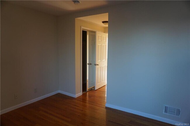 Building Photo - 110 Chateau Rive