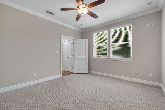 Building Photo - Midtown Tallahassee Home