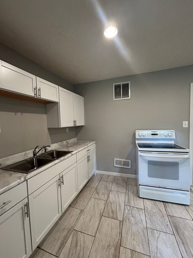 Building Photo - Rampart Holdings II Rentals (1101 Bancroft St.)