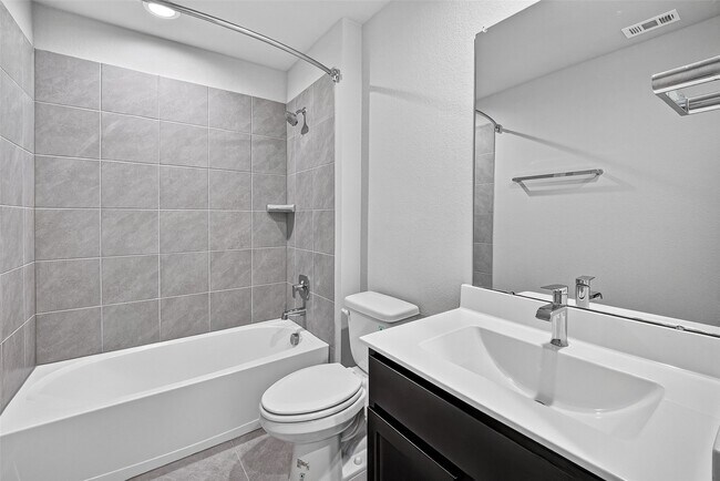 Building Photo - 13126 Lago Acero