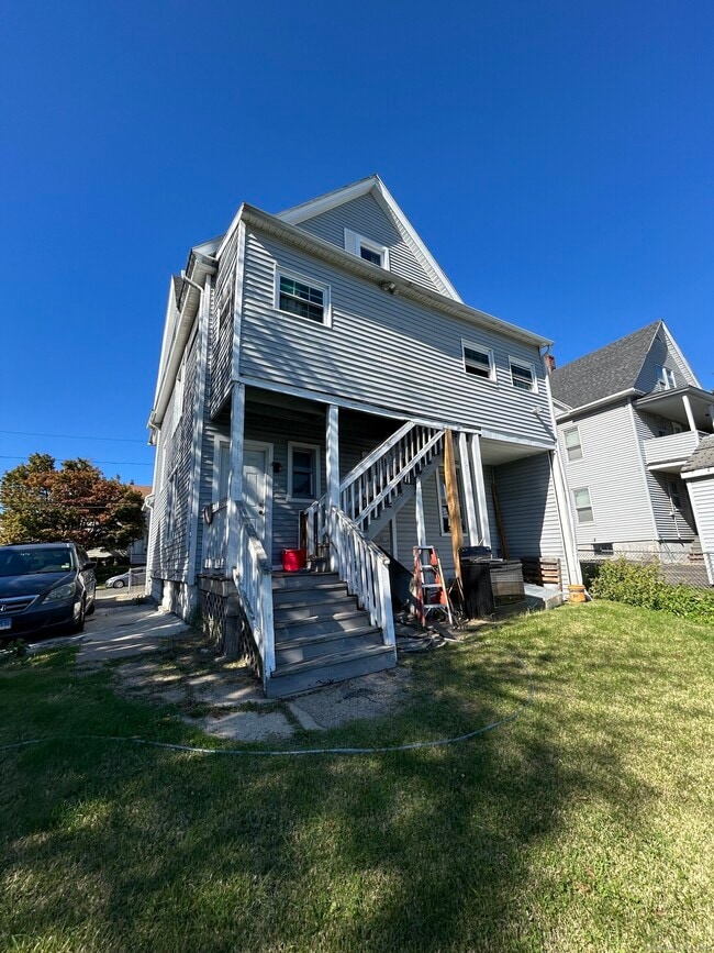 Building Photo - 222 Summerfield Ave