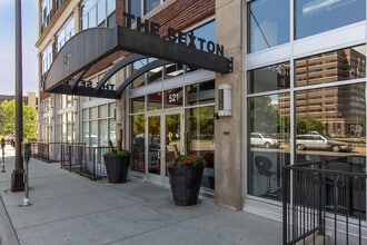 Building Photo - 521 S 7th St