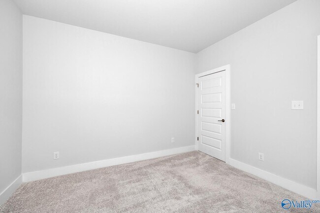 Building Photo - 144 Clift Farm Dr