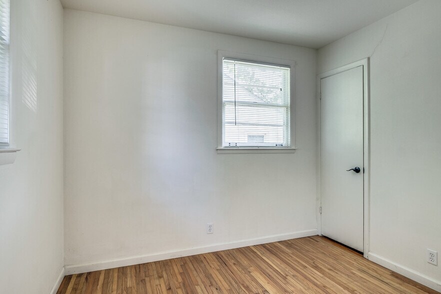 Building Photo - 2409 N 16th St