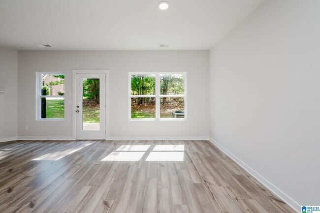 Building Photo - 501 Polo Way