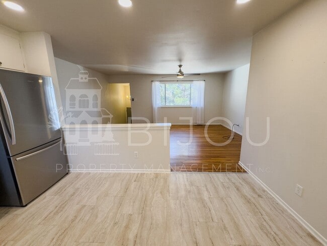 Building Photo - Westside Duplex