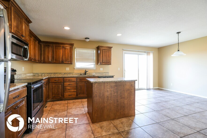 Building Photo - 108 Golfview Dr